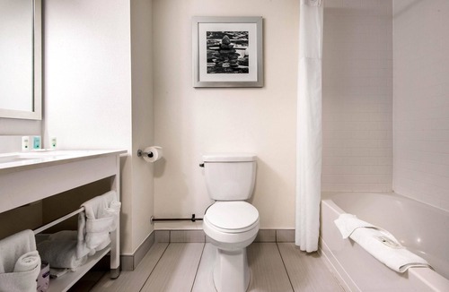 Orillia Hotel | Quality Inn & Conference Centre
