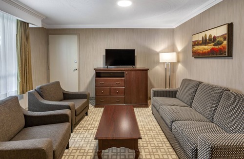Midland Hotel | Quality Inn & Conference Centre