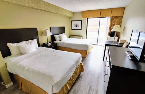 Peterborough Hotel | Quality Inn Peterborough