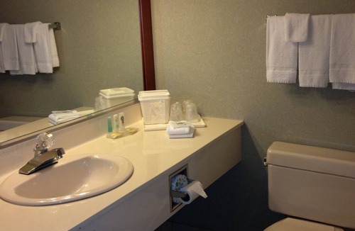 Algoma District Hotel | Quality Inn & Suites Bay Front