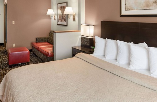 Mankato Hotel | Quality Inn & Suites Mankato East