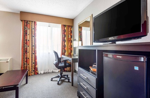 Northeast Mississauga Hotel | Quality Inn & Suites - Toronto West