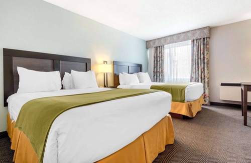 Northeast Mississauga Hotel | Quality Inn & Suites - Toronto West