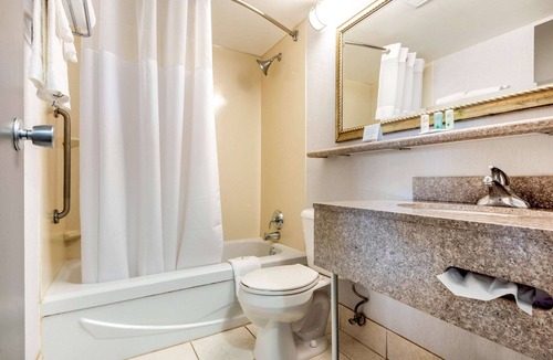 Northeast Mississauga Hotel | Quality Inn & Suites - Toronto West