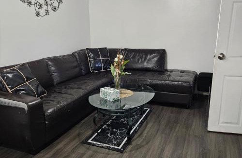 Rexdale Bed & Breakfast | Queen bedroom