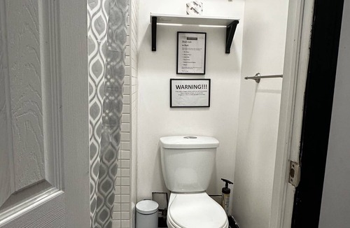 Trinity - Bellwoods Hotel | Queen Nest Hotel