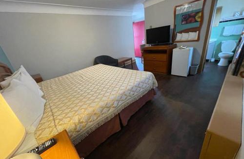 Harwich Hotel | QUEEN'S MOTEL