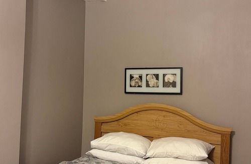 St. Lawrence Apartment | Queen Suite in Toronto