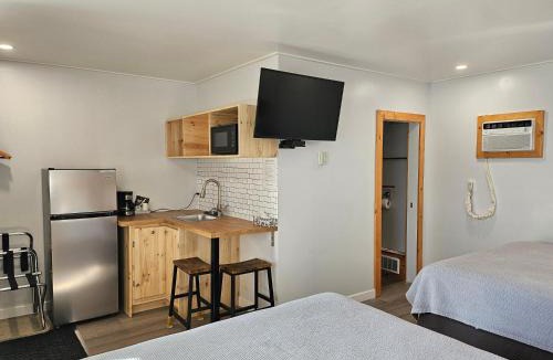 Whitewood Hotel | Quest Motel