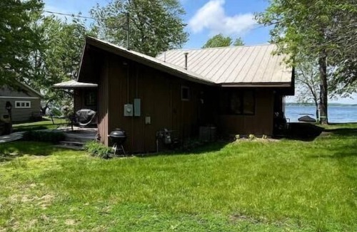 Glenwood Cabin | Quiet cabin on Lake Minnewaska - perfect for a family escape.