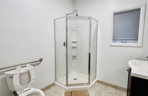 Oakridge House | Quiet Comfort Space in Cheap Price