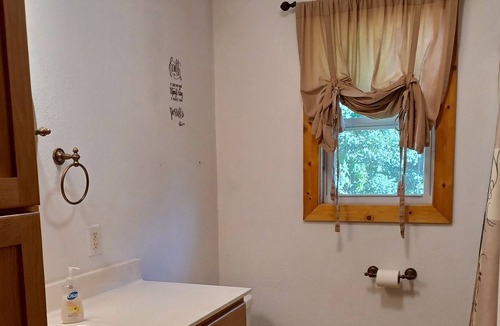 Akeley House | Quiet country location close to multiple lakes