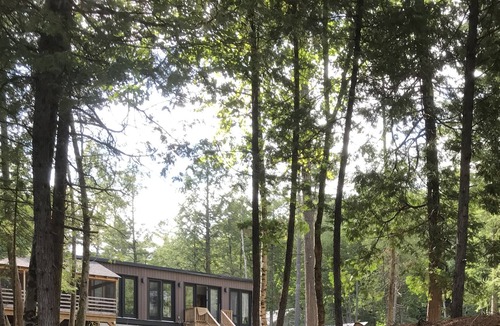 North Frontenac Cottage | Quiet retreat on pristine lake with 700 ft of waterfront
