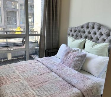 Hurontario House | Quiet Room In A Guest House