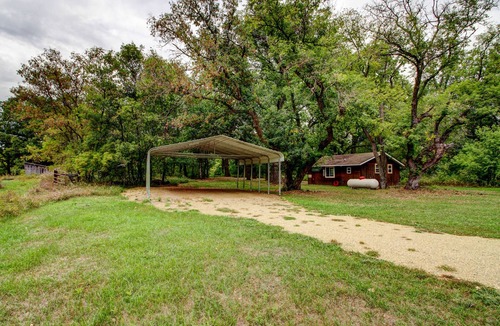 Osage Cabin | Quiet Shell River Cabin with Sauna