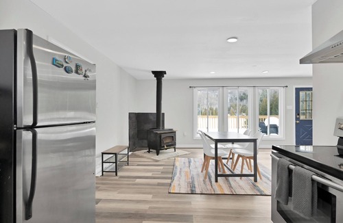Irondale Cottage | Quiet Spaciou Gorgeous Lakefront Cottage