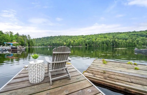Irondale Cottage | Quiet Spaciou Gorgeous Lakefront Cottage