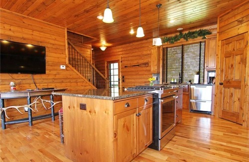 Breezy Point Cabin | R&R Cree Bay Retreat