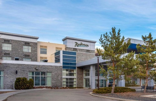 Calgary Hotel | Radisson Hotel & Conference Centre Calgary Airport