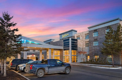 Calgary Hotel | Radisson Hotel & Conference Centre Calgary Airport