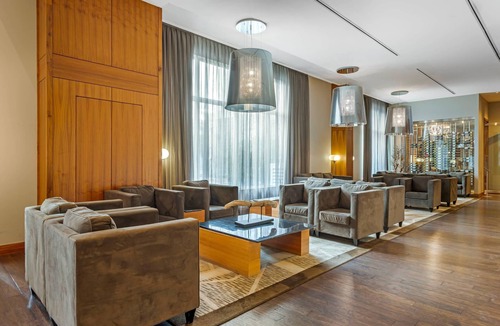 Calgary Hotel | Radisson Hotel & Conference Centre Calgary Airport