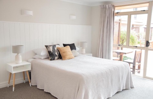Raglan Hotel | Raglan Sunset