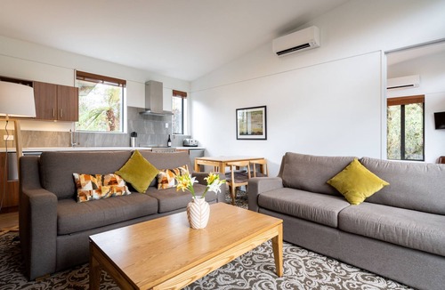 Franz Josef Glacier House | Rainforest Deluxe