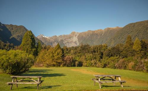 Fox Glacier Hotel | Rainforest Motel