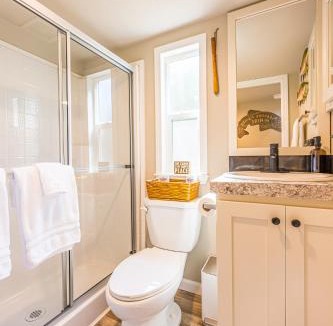 Forks House | Rainforest Tiny Home Retreat Fishing Cabin