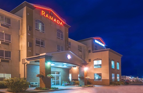 Airdrie Hotel | Ramada by Wyndham Airdrie Hotel & Suites