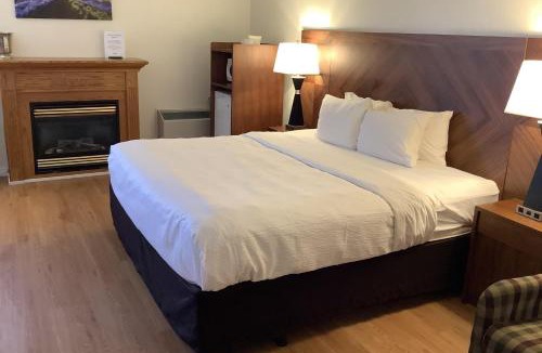 Arnprior Hotel | Ramada by Wyndham Arnprior
