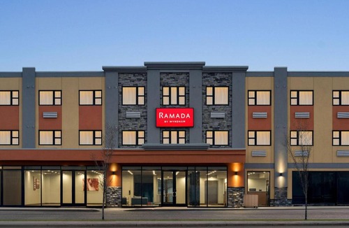 Jasper Place Hotel | Ramada by Wyndham West Edmonton Hotel & Suites