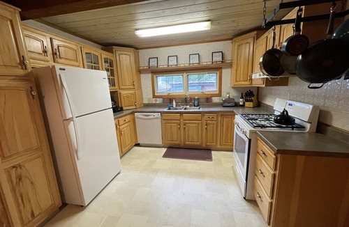 Rangeley House | Rangeley's Edge Cabin