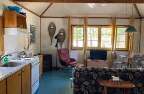 Youngs Point Cottage | Realaxing Cat Tails Retreat at the Lake Edge Cottages!
