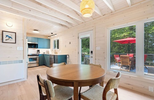 North Frontenac Cottage | Recently Reno'd Cottage At Pristine Big Gull Lake!