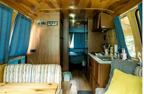 Blackstock RV Rental | Recreational vehicle (RV) ∙ 1 bedroom ∙ 6 guests