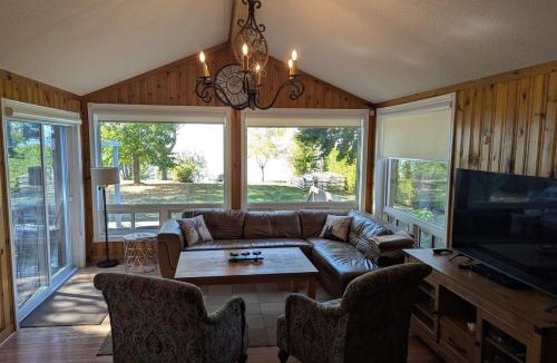 Ramara House | Red Brickhouse Lakefront Cottage