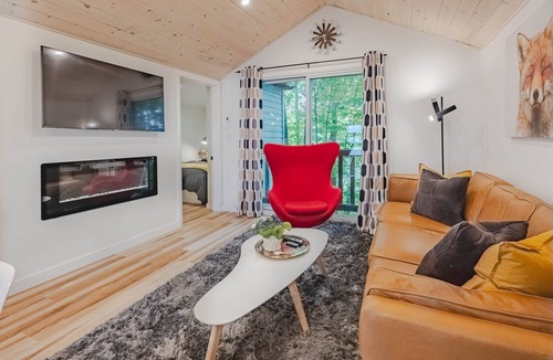 Sharbot Lake Ski Chalet | Red Fox - 2 Bedroom Vibrant Cottage