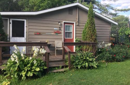 Leeds and the Thousand Islands House | Redfish Cottages