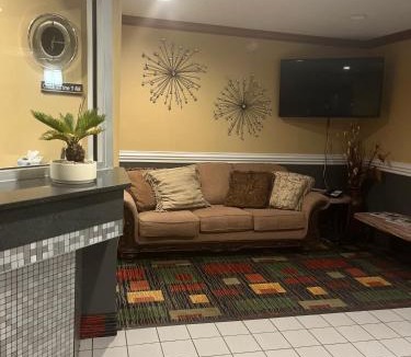 Anoka Hotel | Regency Inn & Suites