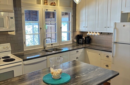Minden Hills Cottage | Relax and rejuvenate in this delightful retreat, where rustic meets modern.