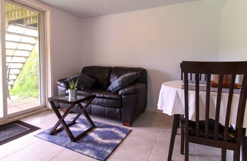 Guelph House | Relax in a natural setting in the middle of Guelph