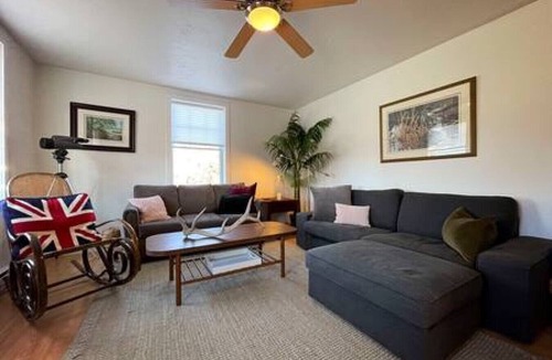 Milford House | Relax in Style & Comfort in South Bay, PEC