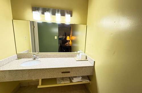 Hampton Hotel | Relax Inn