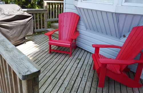 Roseneath House | Renovated on HGTV Canada with a gorgeous boathouse deck