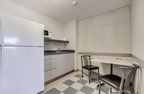 Glendale Hotel | Residence & Conference Centre - Niagara-on-the-Lake