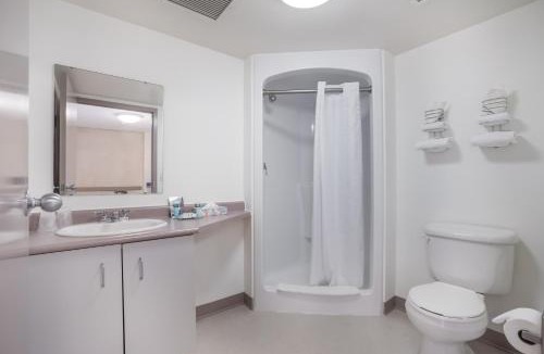 Glendale Hotel | Residence & Conference Centre - Niagara-on-the-Lake