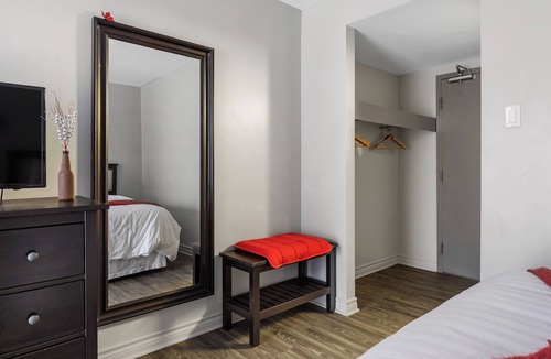 Casselman Hotel | Restauparc Motel - 2 Double Bed & Kitchenette & Private Washroom