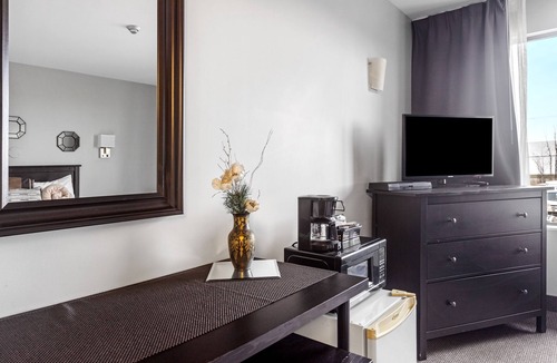 Casselman Hotel | Restauparc Motel