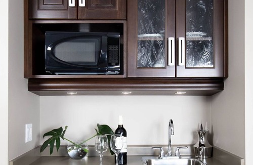Chatham-Kent Hotel | Retro Suites Hotel